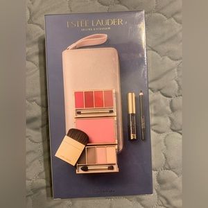 Estée Lauder travel exclusive set